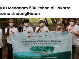 Privy dan LindungiHutan menanam 500 pohon di Ibukota Jakarta.
