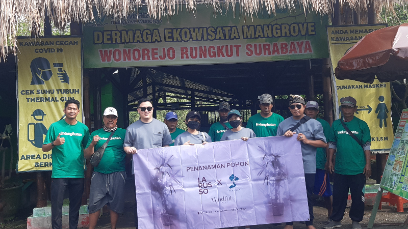 Penanaman sebanyak 1524 bibit mangrove sudah dilaksanakan di Ekowisata Mangrove Wonorejo, Kota Surabaya pada tanggal 16 Januari 2023.